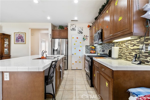 Detail Gallery Image 11 of 33 For 254 E Ave H12, Lancaster,  CA 93535 - 4 Beds | 2 Baths