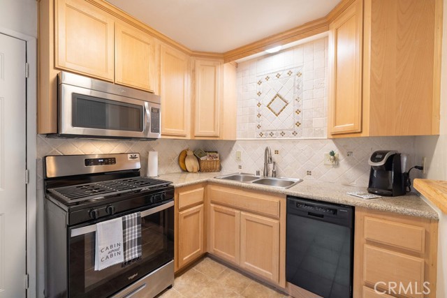 Detail Gallery Image 7 of 25 For 42637 La Placida, Big Bear Lake,  CA 92315 - 2 Beds | 1 Baths