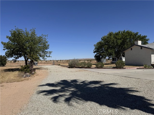 Detail Gallery Image 36 of 50 For 35648 Mountain View Rd, Hinkley,  CA 92347 - 5 Beds | 3/1 Baths