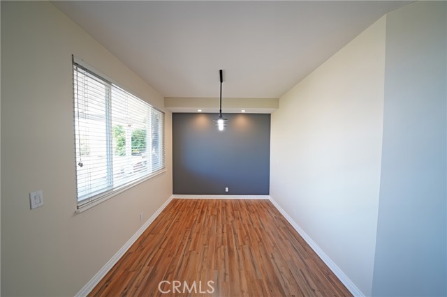 28321 Evergreen Lane, Saugus CA: https://media.crmls.org/medias/e078ec9e-0ae2-4014-adae-1a00a2251dee.jpg
