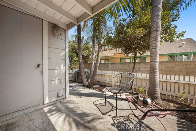2410 W Orangethorpe Avenue, Fullerton CA: https://media.crmls.org/medias/e0792a4e-f7db-447e-89c5-89716996c8e4.jpg