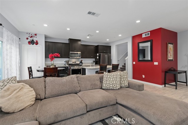 Detail Gallery Image 17 of 54 For 27482 Basalt, Moreno Valley,  CA 92555 - 4 Beds | 2/1 Baths