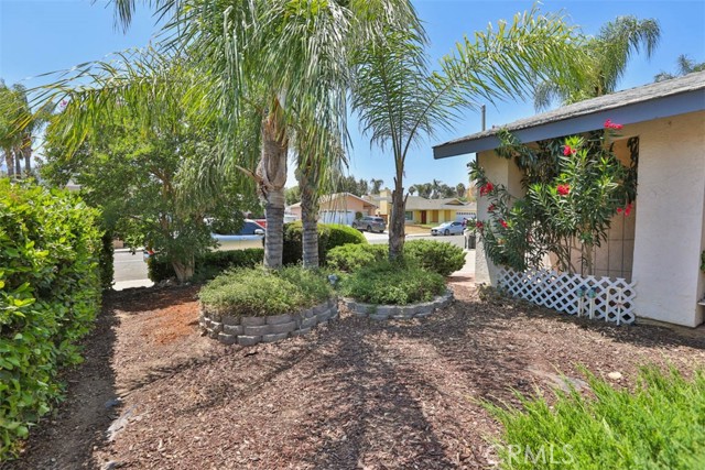 134 N Woodlake Street, Lake Elsinore CA: https://media.crmls.org/medias/e07a33e0-cea6-4dda-853b-aaa5a3511d95.jpg