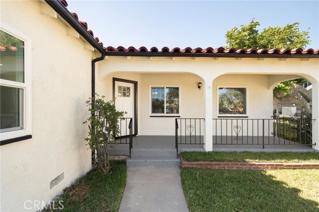Detail Gallery Image 2 of 20 For 709 E 9th St, Pomona,  CA 91766 - 4 Beds | 2 Baths