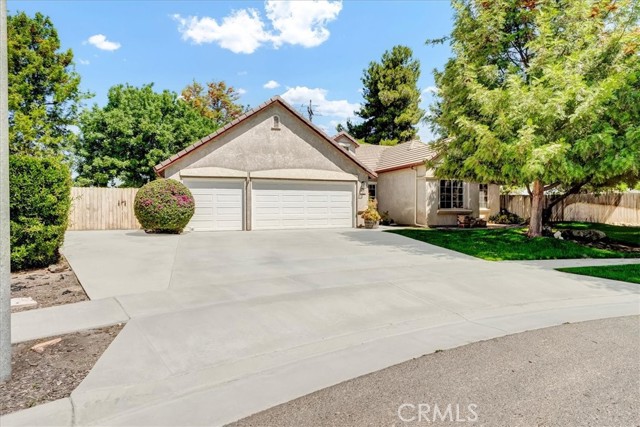 1774 Homestead Way, Lemoore CA: https://media.crmls.org/medias/e07ae916-8574-4439-b1dd-360489205c8c.jpg