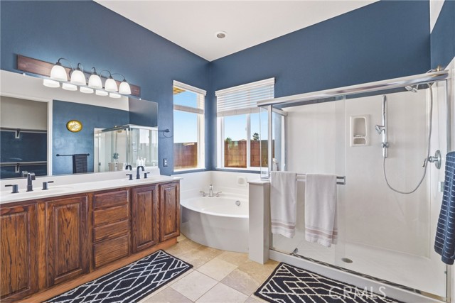 Detail Gallery Image 14 of 32 For 11090 Dandelion Ln, Apple Valley,  CA 92308 - 4 Beds | 3 Baths