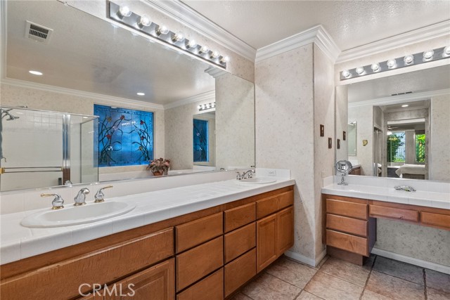 22440 Skylake Place, Saugus CA: https://media.crmls.org/medias/e07cf9ec-6819-4b84-b65d-bb5fb190e683.jpg
