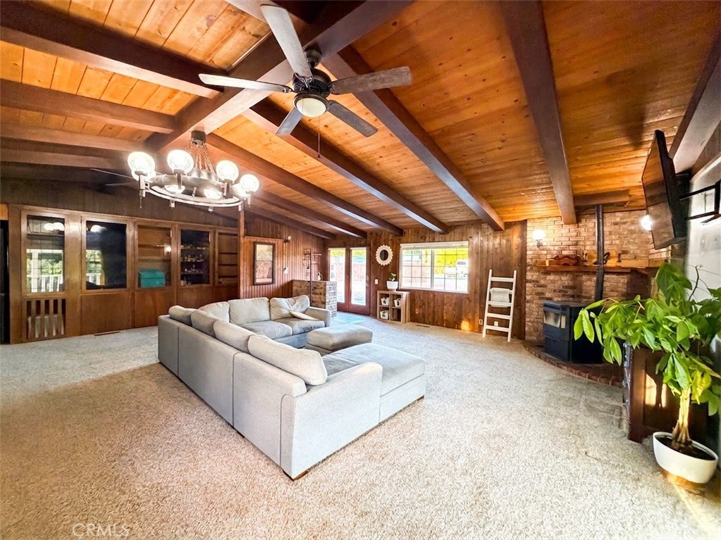 https://media.crmls.org/medias/e07d8a8f-2289-45ea-b22f-a36300c01c54.jpg?preset=X-Large