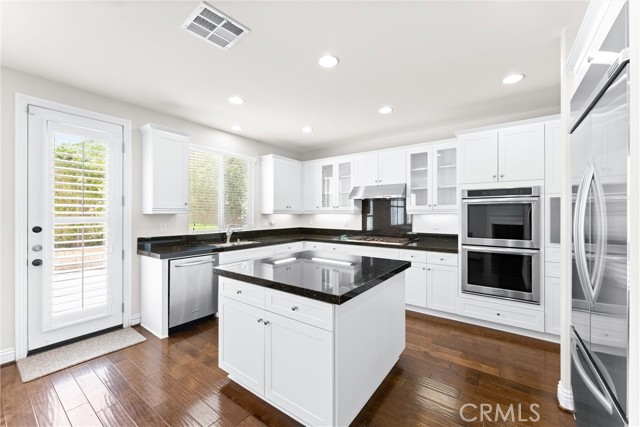 Detail Gallery Image 9 of 49 For 679 E Boxwood Ln, Azusa,  CA 91702 - 5 Beds | 4/1 Baths
