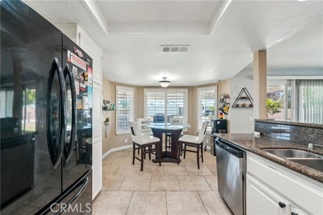 3622 Broken Twig Drive, Norco CA: https://media.crmls.org/medias/e07f149b-9c1a-422d-8961-f7b6a68d451d.jpg