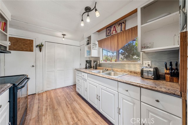 15000 Gray Pine Road, Lower Lake CA: https://media.crmls.org/medias/e07f1bab-8f57-4f46-a0b2-0c8d3ae9400f.jpg