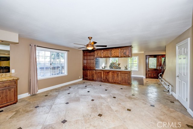 Detail Gallery Image 15 of 64 For 1101 Hacienda Dr, Simi Valley,  CA 93065 - 4 Beds | 3/1 Baths