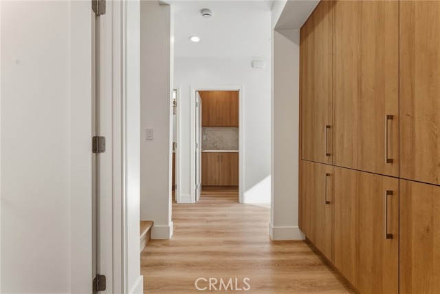 Detail Gallery Image 28 of 39 For 6200 Woodlake Ave, Woodland Hills,  CA 91367 - 3 Beds | 2 Baths