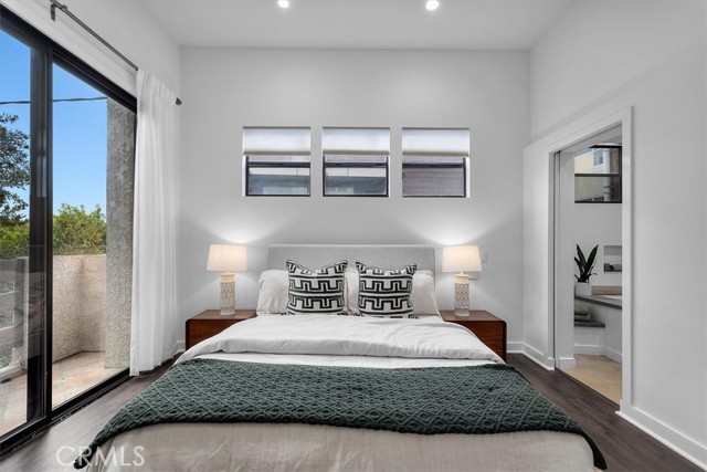 1814 Thayer Avenue, Los Angeles CA: https://media.crmls.org/medias/e07fe2a4-3e4b-463a-b1c3-fccb981557c8.jpg