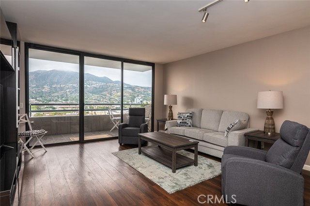 Detail Gallery Image 10 of 66 For 345 Pioneer Dr #1201,  Glendale,  CA 91203 - 2 Beds | 2 Baths