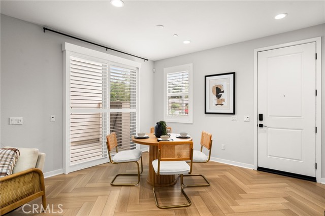1419 N Indian Hill Boulevard, Claremont CA: https://media.crmls.org/medias/e0802d8c-9145-4bc0-9342-2af2a2c99f88.jpg