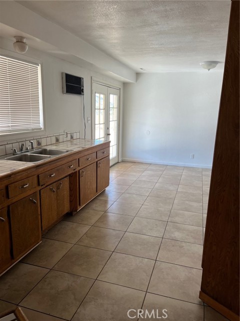 Kitchen to dining area
