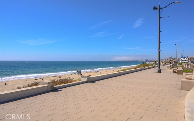 201 Calle Miramar, Redondo Beach CA: https://media.crmls.org/medias/e0806cad-70d1-462e-bad3-c681f3b18258.jpg