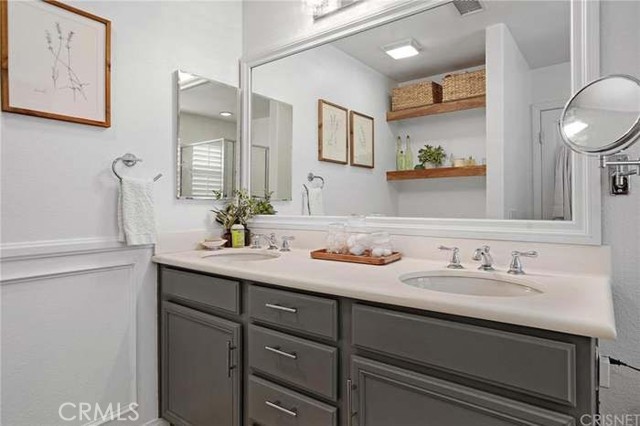 13506 Silver Palms Lane, Sylmar CA: https://media.crmls.org/medias/e0806fc0-9b91-4adc-ad72-e1d0a46fdf8a.jpg