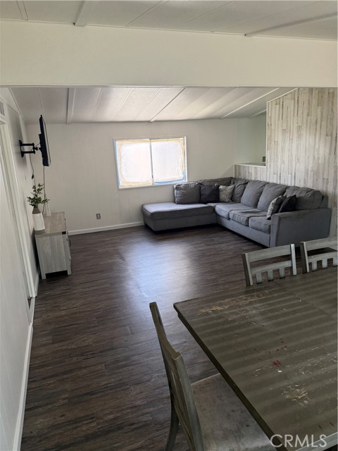 17400 Valley Blvd, Fontana CA: https://media.crmls.org/medias/e0808af9-2bff-42ef-b445-4c0cb382e3da.jpg