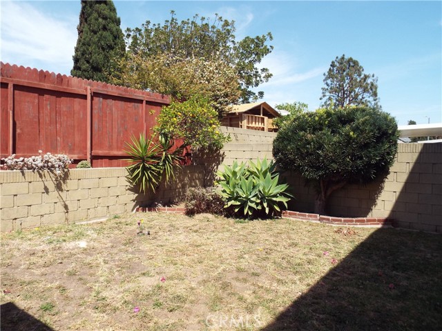 Detail Gallery Image 3 of 3 For 1311 Woodbury Dr, Harbor City,  CA 90710 - 3 Beds | 2/1 Baths