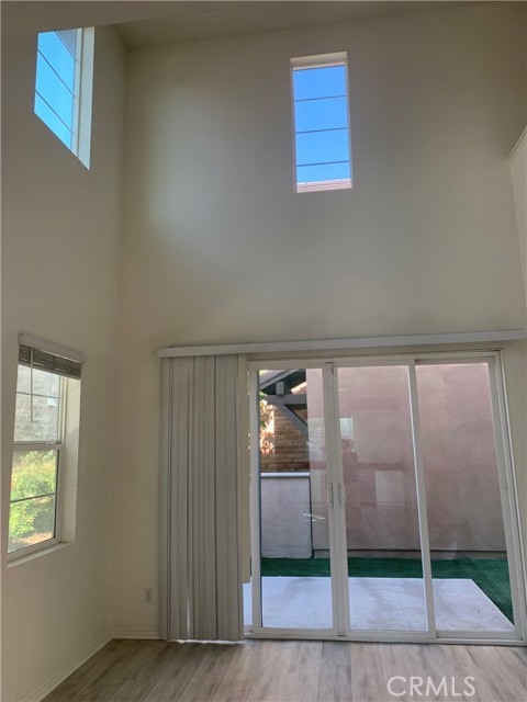 Detail Gallery Image 6 of 27 For 7135 Montecito Ln, Corona,  CA 92880 - 4 Beds | 3/1 Baths