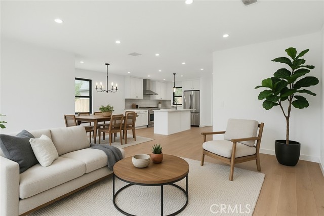 Detail Gallery Image 6 of 38 For 8334 Winsford Ave, Los Angeles,  CA 90045 - 5 Beds | 4 Baths