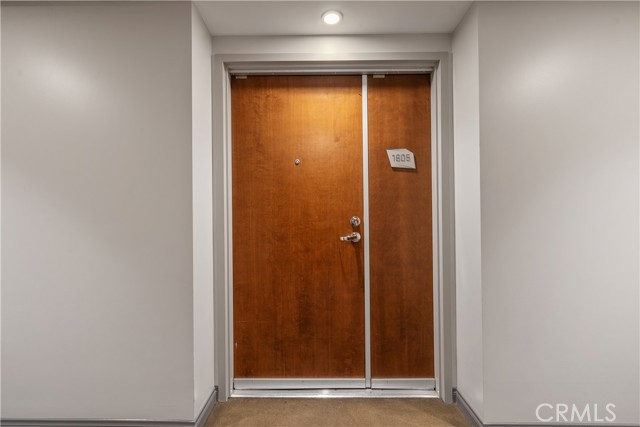 3785 Wilshire Boulevard, Los Angeles CA: https://media.crmls.org/medias/e08202bc-f360-498f-83f3-f4518f6ba43f.jpg
