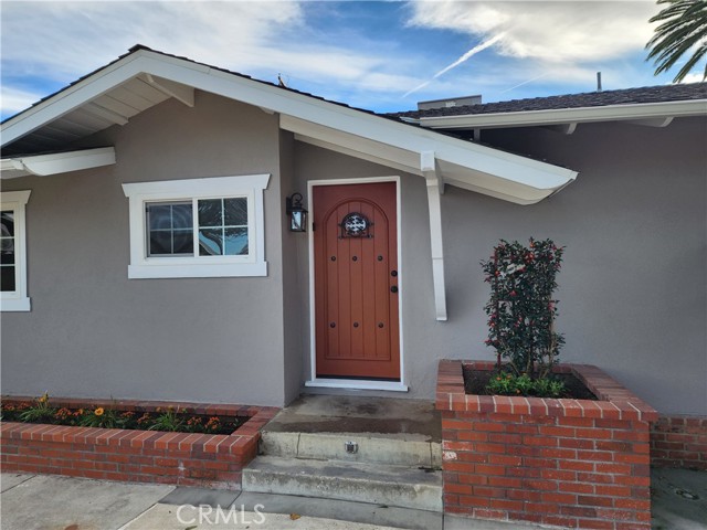 Detail Gallery Image 2 of 34 For 22240 Burton, Canoga Park,  CA 91304 - 4 Beds | 3 Baths