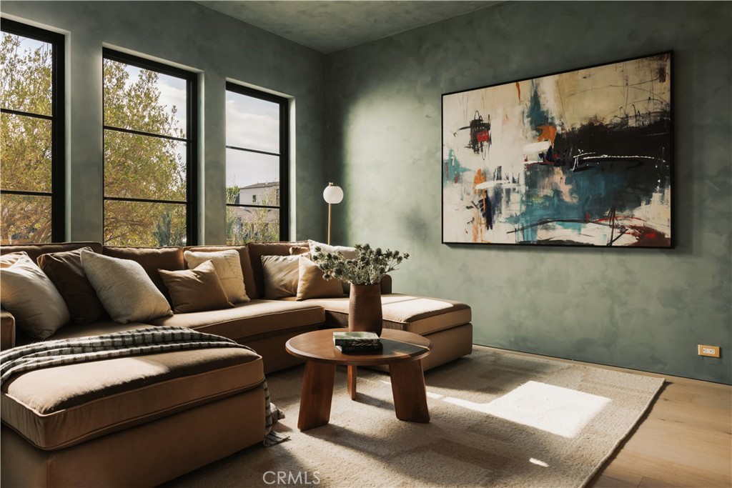 https://media.crmls.org/medias/e08219a0-0431-4cfc-b1d5-b671a28546a0.jpg?preset=X-Large