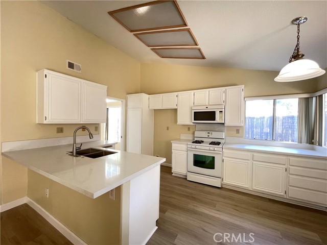 24527 Westhaven, Murrieta CA: https://media.crmls.org/medias/e0827f5e-b4ba-46ca-a2ee-9d57a6c78903.jpg