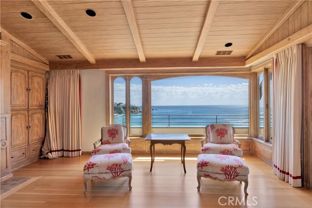 Detail Gallery Image 22 of 39 For 154 Emerald, Laguna Beach,  CA 92651 - 6 Beds | 7/2 Baths