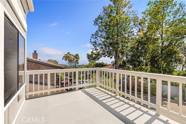 21542 Anns Lane, Laguna Beach CA: https://media.crmls.org/medias/e082bb46-0c24-426c-8d11-6eafeaec1b07.jpg