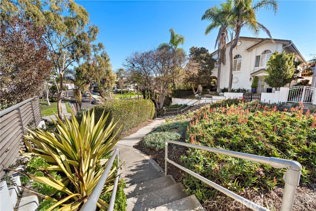 Detail Gallery Image 7 of 28 For 322 Jasmine Ave, Corona Del Mar,  CA 92625 - 4 Beds | 2 Baths