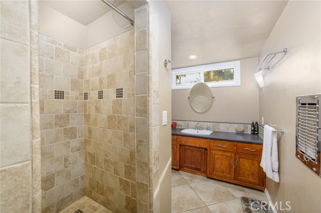 Detail Gallery Image 13 of 34 For 431 W Highland Ave, Redlands,  CA 92373 - 3 Beds | 2/1 Baths