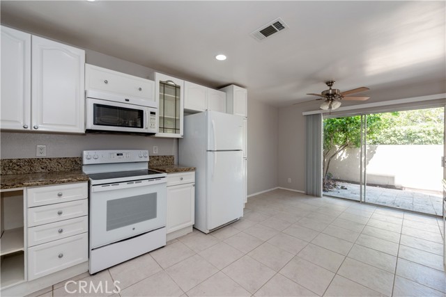 385 Stanford Court, Irvine CA: https://media.crmls.org/medias/e0834293-f748-4993-b6b4-0455e419f10f.jpg