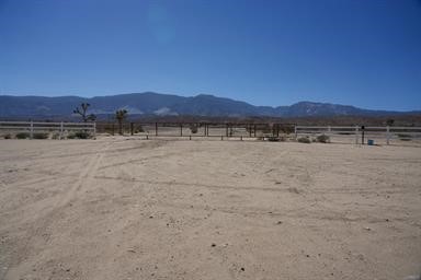 35535 State Highway 18, Lucerne Valley, California 92356, ,Commercial Sale,For Sale,35535 State Highway 18,CRIV23186867