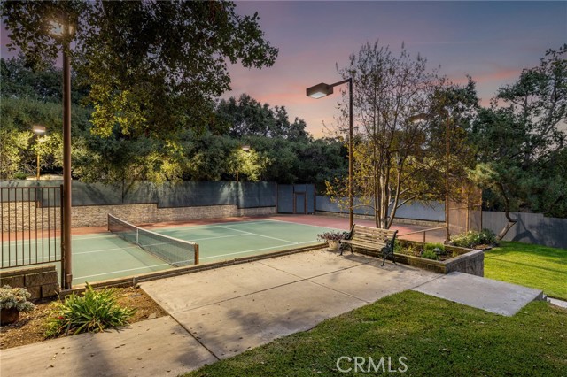 533 E Sierra Madre Avenue, Glendora CA: https://media.crmls.org/medias/e08350d5-5bea-41ac-8339-3c40cca92f3e.jpg