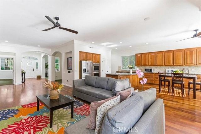 Detail Gallery Image 18 of 58 For 12831 Fairhaven Extention, Santa Ana,  CA 92705 - 4 Beds | 3/1 Baths