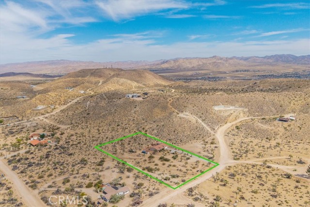 5115 Warren Vista Avenue, Yucca Valley CA: https://media.crmls.org/medias/e084196e-bee6-460e-845f-71844c2263df.jpg