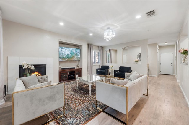 16192 Setting Sun Circle, Riverside CA: https://media.crmls.org/medias/e084f253-470f-4915-a6a0-51ba274dc670.jpg