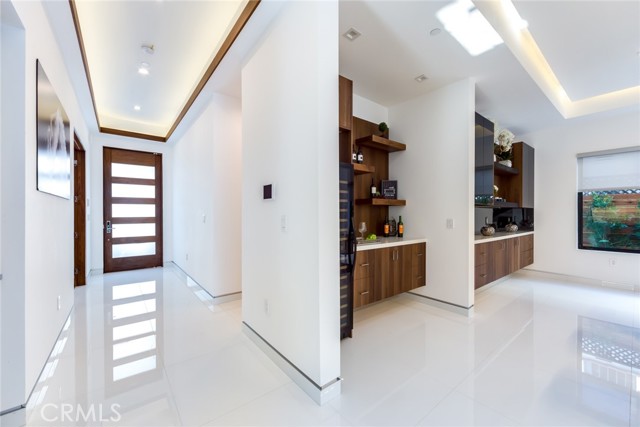 Detail Gallery Image 2 of 34 For 12732 Hortense St., Studio City,  CA 91604 - 5 Beds | 6 Baths