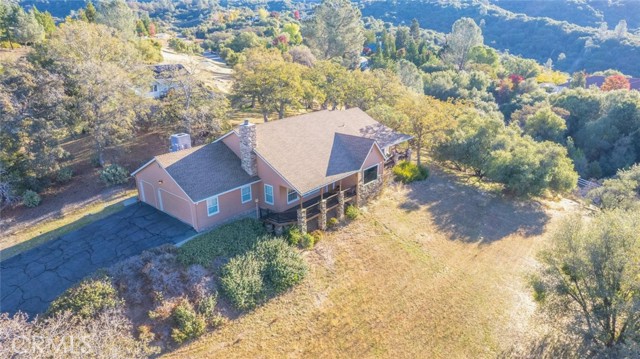 Detail Gallery Image 4 of 40 For 47587 Miami Highlands, Oakhurst,  CA 93644 - 3 Beds | 3 Baths