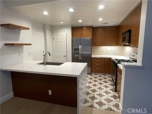MLS# OC23191252