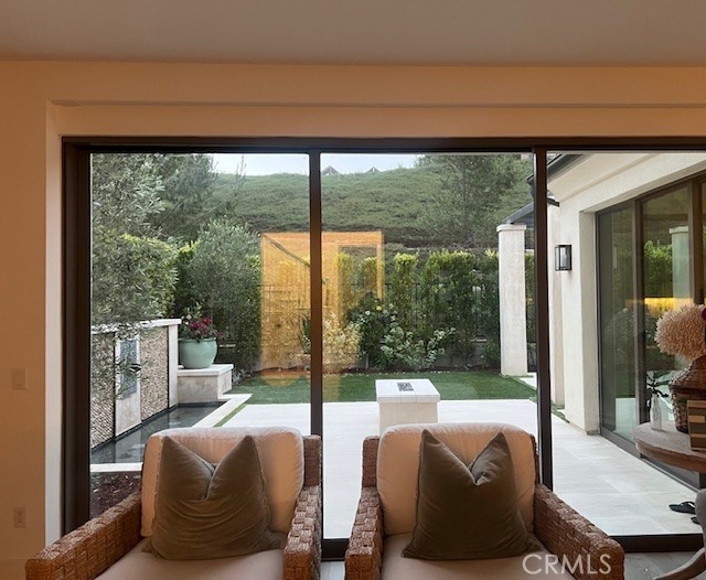 Image 2 of 31 For 100 Della  