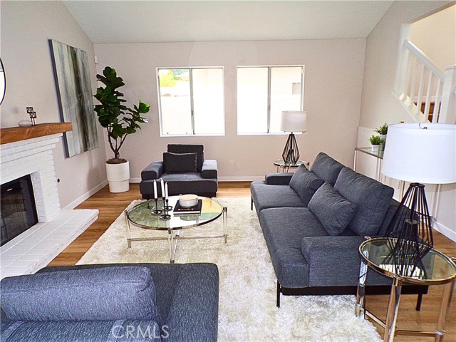 Detail Gallery Image 4 of 34 For 1524 251st St #B,  Harbor City,  CA 90710 - 4 Beds | 3/1 Baths