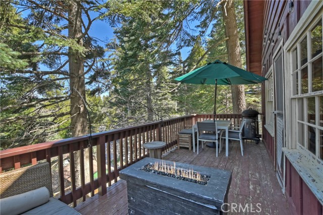 Detail Gallery Image 6 of 44 For 28410 Larchmont Ln, Lake Arrowhead,  CA 92352 - 3 Beds | 2 Baths