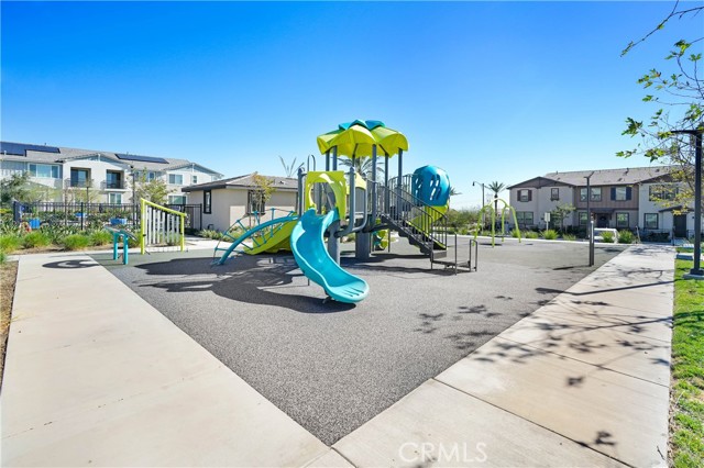 Detail Gallery Image 23 of 24 For 16502 Casa Grande Ave #321,  Fontana,  CA 92336 - 2 Beds | 2/1 Baths