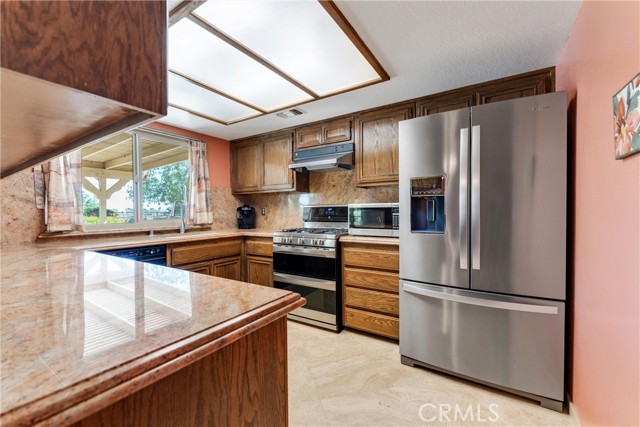 Detail Gallery Image 9 of 25 For 5819 E Avenue T8, Palmdale,  CA 93552 - 3 Beds | 2 Baths