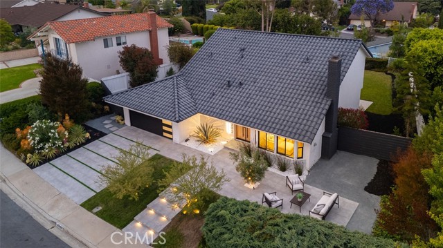 25302 Posada Lane, Mission Viejo CA: https://media.crmls.org/medias/e08d5964-2a0b-46c7-9941-79488a967828.jpg